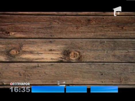 Și-a câștigat faima pe internet: Spectacol de lumini într-o casă părăsită!