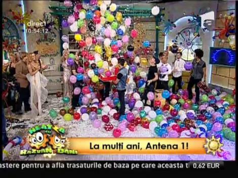 La mulţi ani, Antena 1! Iată tortul pregătit la Neatza, cu ocazia aniversării de 20 de ani!
