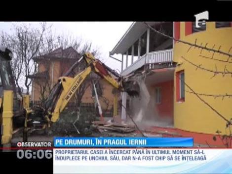 O familie din Suceava a rămas pe drumuri, în pragul iernii