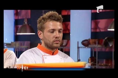 Alexandru Iacob a gătit "Piept de pui conifat cu piure de nucă de cocos"
