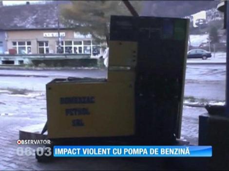 Un şofer s-a izbit violent de una dintre pompele unei benzinării din Reşiţa