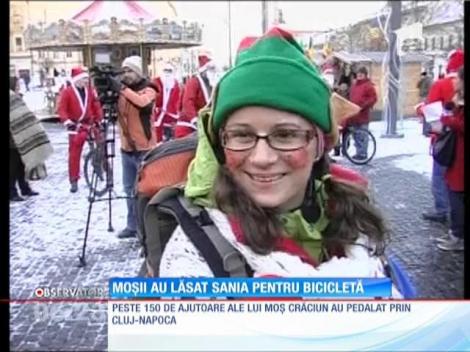 Peste 150 de ajutoare ale lui Moş Crăciun au pedalat prin Cluj