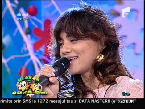 Aylin, la ”Neatza”: A cântat noul single, "10 feet tall"