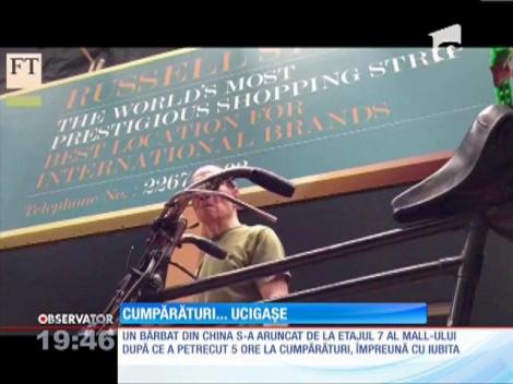 Un bărbatul s-a aruncat de la etajul 7, după 5 ore de cumpărături cu iubita