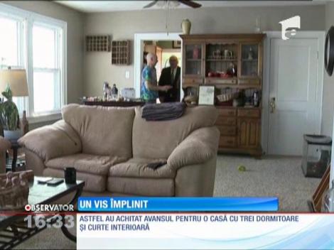 Doi americani au locuit opt luni într-un cort ca să economisească avansul pentru o casă