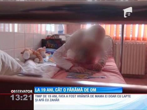 La 19 ani o fată din Suceava a ajuns să arate ca un copil de câţiva ani