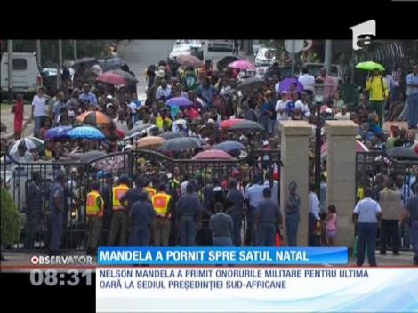 Oamenii s-au călcat în picioare ca să ajungă lângă trupul lui Nelson Mandela