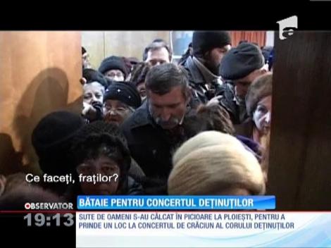 Sute de oameni s-au călcat în picioare la concertul deţinuţilor din Ploieşti