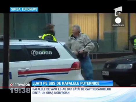 Furtuna "Ivar" i-a spulberat, efectiv, pe trecători, într-un oraş din centrul Norvegiei!