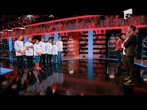 Concurenţii aleg ingrediente pentru un meniu de picnic