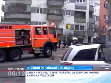 O maşină s-a făcut scrum pe o stradă din Cluj-Napoca