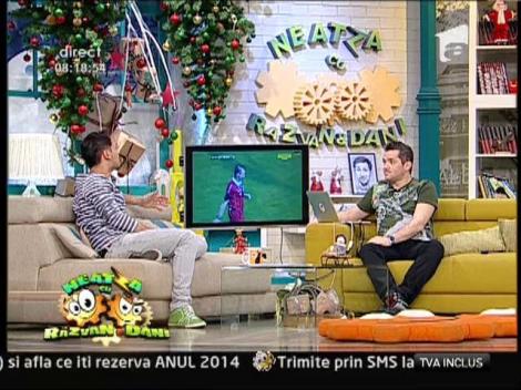 Smiley news: Crăciunul vine când vrea Chuck Norris