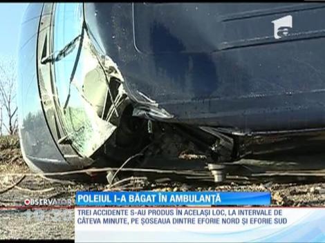 O ambulanţă aflată în misiune a fost aruncată de pe şosea, în şanţ