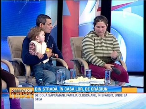 Din stradă, în casa lor, de Crăciun