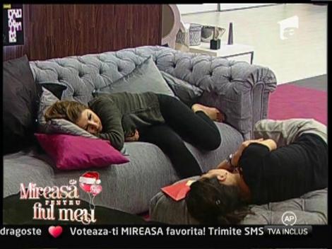 Robert şi Denisa cred că George este atras de Oana