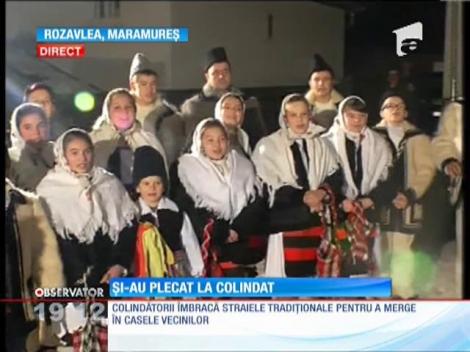 Colindătorii din Maramureș se pregătesc încă de dimineață pentru a merge din casă în casă