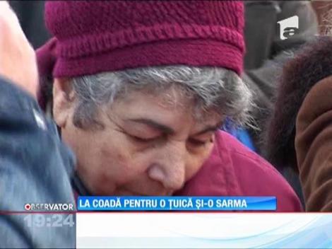 Piteștenii au primit sarmale de la Moș Pendiuc