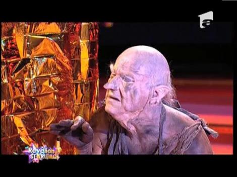 Claudiu Bleonț, interpretare incredibilă la Revelionul Starurilor: A jucat rolul unui om primitiv, dornic să fie încoronat