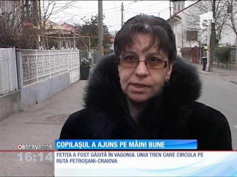 Bebeluşul abandonat de mamă în toaleta unui tren este pe mâini bune