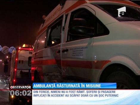 Ambulanță avariată grav în Galați