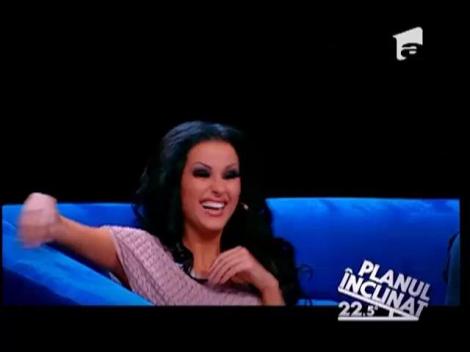 TOTUL E PERMIS. Pepe, un megastar cu fițe, își terorizează asistenta cu dorințele sale puțin...înclinate!