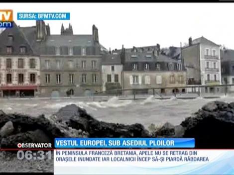 Vremea rea şi inundaţiile continua să facă ravagii in vestul Europei