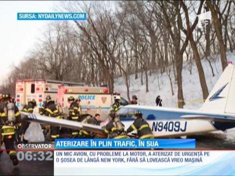 Un avion de mici dimensiuni a aterizat în plin trafic, pe o șosea din SUA