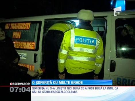 O şoferiţă în stare de ebrietate s-a dat în spectacol