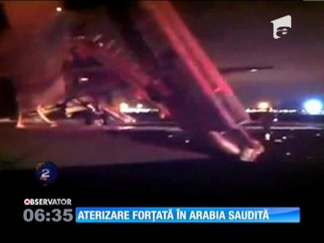 Un avion al companiei aeriene saudite a aterizat forţat pe aeroportul oraşului Medina