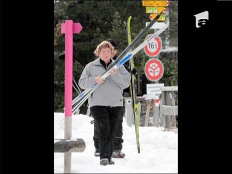 Cancelarul german Angela Merkel a căzut la schi în timpul vacanţei de Crăciun
