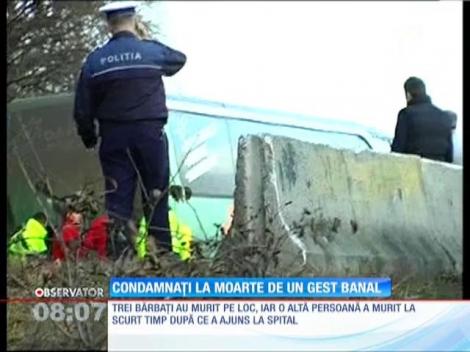 Patru oameni au murit după ce o maşină de teren a intrat în plin într-un autocar