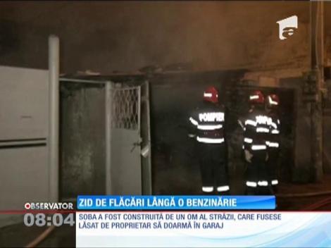 Brăila: Un garaj din apropierea unei benzinării a luat foc