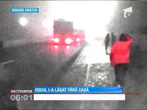 O casă din Dâmboviţa s-a făcut scrum! Două butelii lăsate în interior au creat panică printre localnici