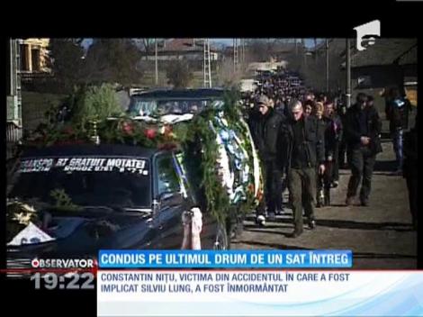 Bărbatul mort în accidentul provocat de Silviu Lung, condus pe ultimul drum de un sat întreg
