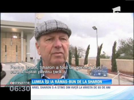 Fostul premier israelian Ariel Sharon va fi înmormântat azi