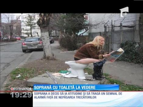 Soprana Diana Pap atrage atenţia de pe toaletă!