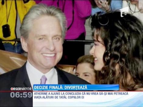 E oficial! Catherine Zeta-Jones şi Michael Douglas divorţează!