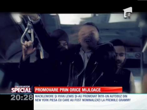 Special! Solistul Macklemore, promovare în autobuz