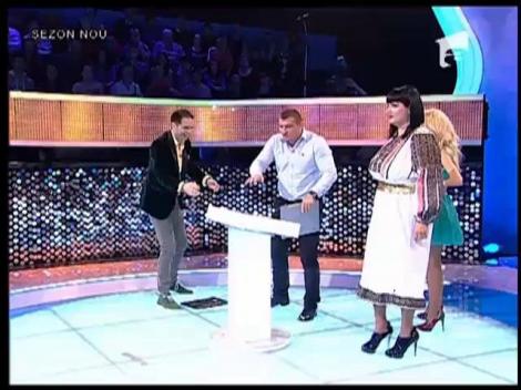 Facebook dăunează grav sănătății! Cătălin Moroșanu a rupt un laptop în două