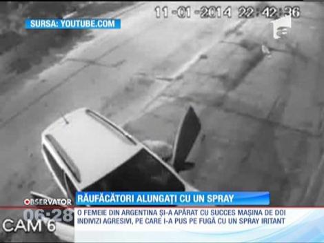 A pus hoţii pe fuga! O tânără a snopit în bătaie doi bărbaţi care au încercat să-i fure maşina!