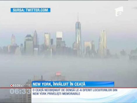 Imagini spectaculoase! Ceaţa a pus stăpânire pe New York