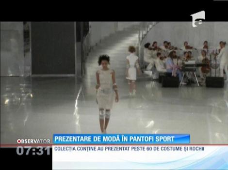 Karl Lagerfeld, prezentare de modă în pantofi sport