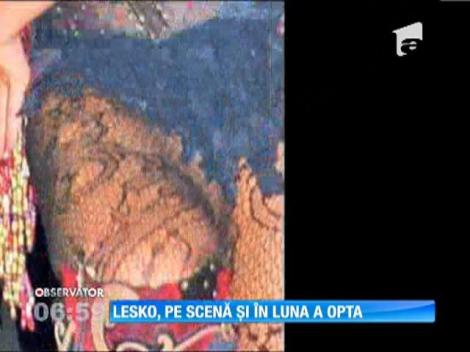 Anna Lesko este însărcinată în şapte luni, dar încă urcă pe scenă