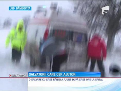 Ambulnţe blocate în nămeţi