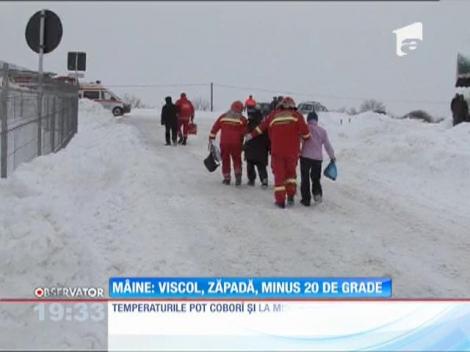 Cod portocaliu de viscol şi ninsori în 14 judeţe şi Capitala