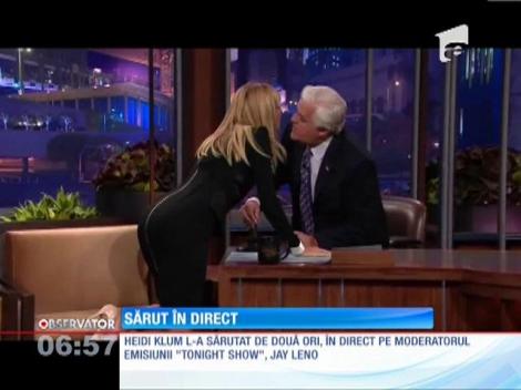 Heidi Klum l-a sărutat de două ori pe Jay Leno