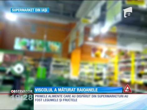 Supermarketuri cu rafturile goale din cauza zăpezii