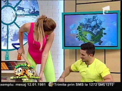 Roxana Ionescu ne demonstrează cum se deszăpezește corect cu lopata