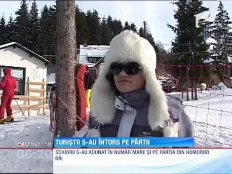 Turiștii s-au întors pe pârtii