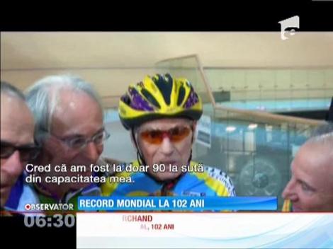 Un ciclist și-a doborât recordul la 102 ani
